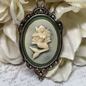 Mermaid Beach Green Cream Jewelry fall Cameo Necklace Wedding party Silver Heart